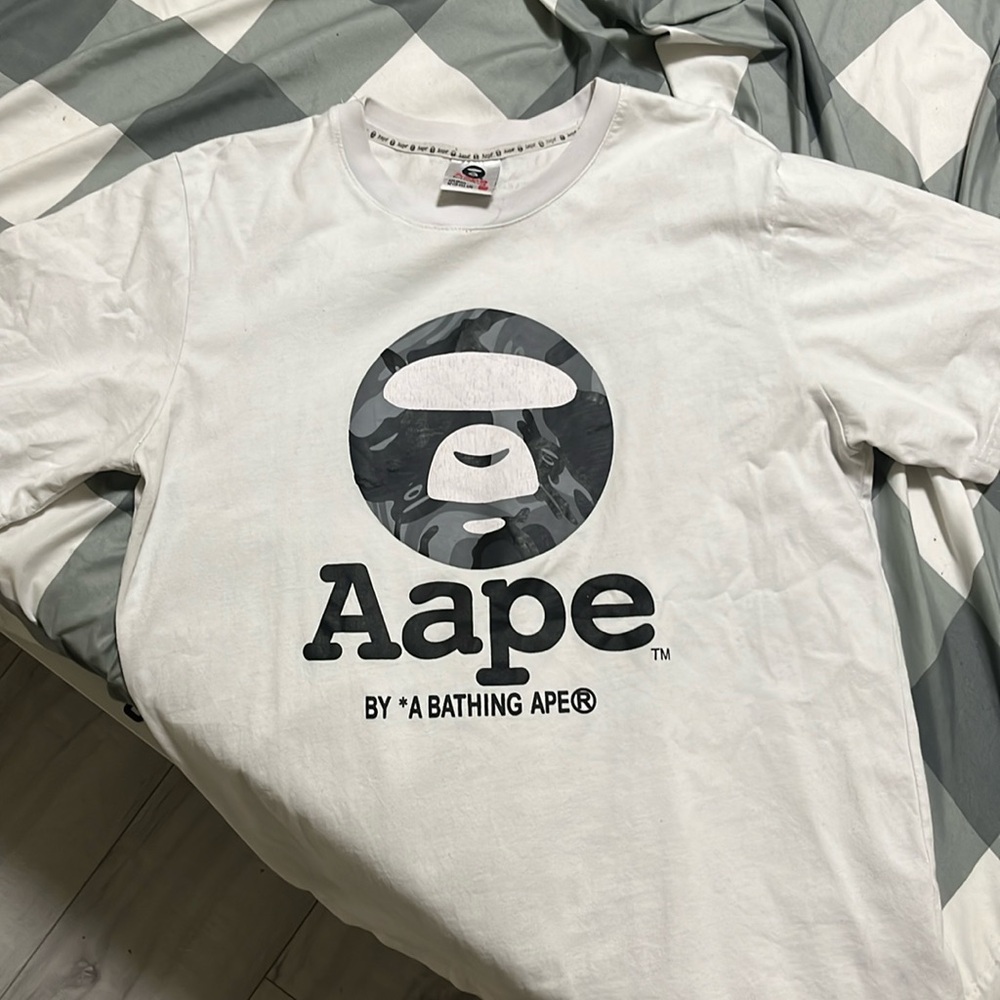 Bape t shirt
❗️fit large - Picture 1 of 3